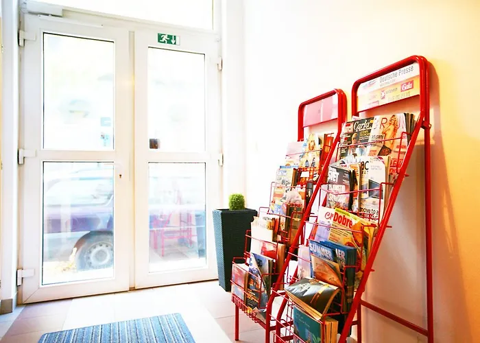 Freddie Next To Mercury * براتسيلافا