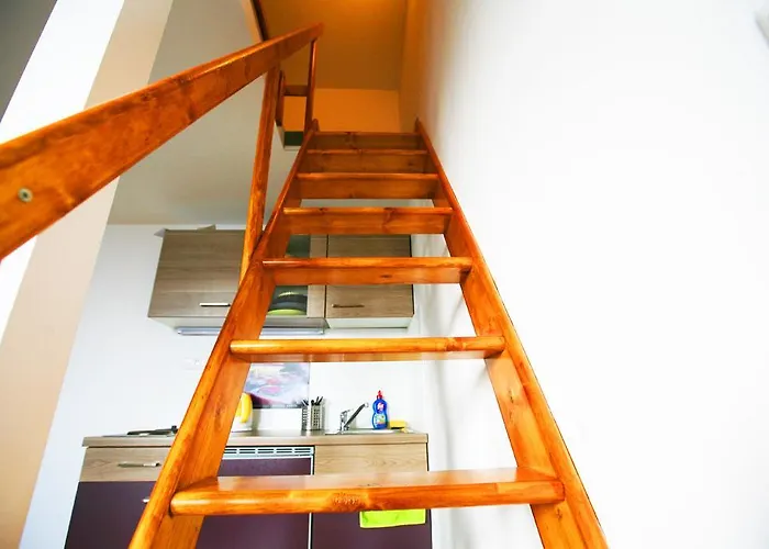 Freddie Next To Mercury *