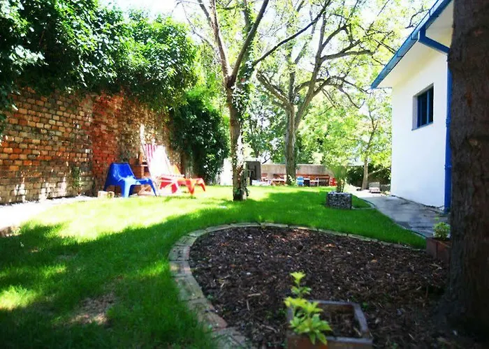 Freddie Next To Mercury Hostel Bratislava
