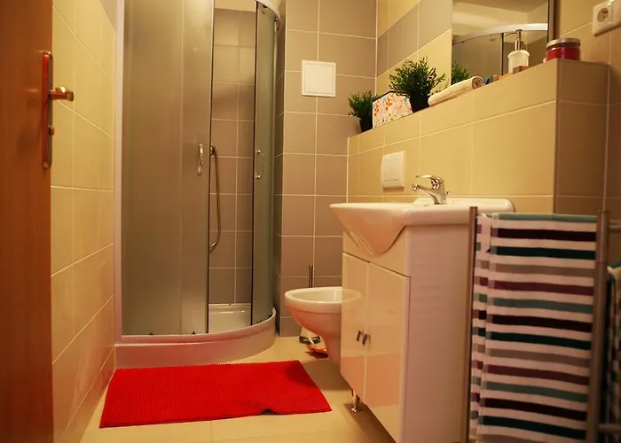 Hostel Freddie Next To Mercury *